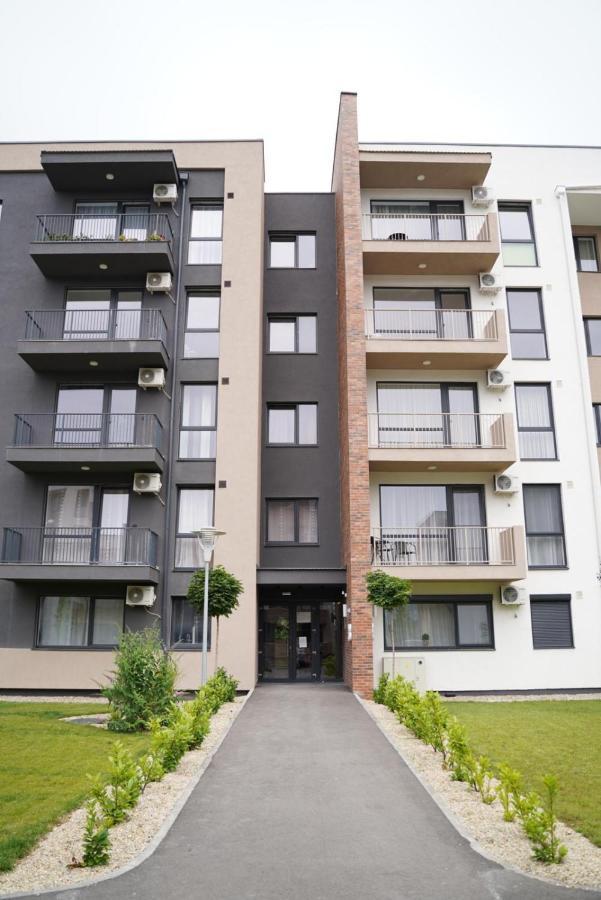 Silence Appartments Орадеа Екстериор снимка